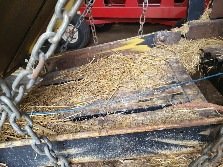 1997-new-holland-590-image-14