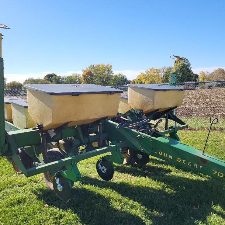 JOHN DEERE 7000
