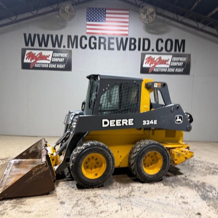 DEERE 324E