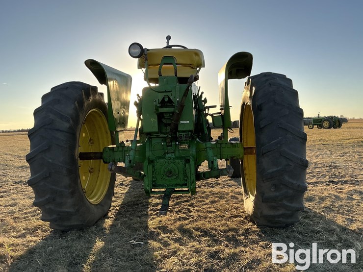 john-deere-3010-image-6