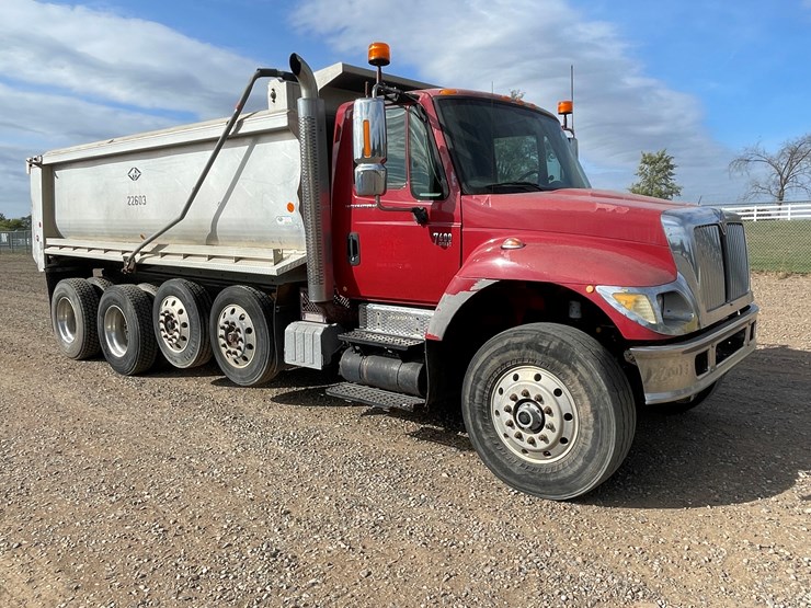 international-7400-image-7