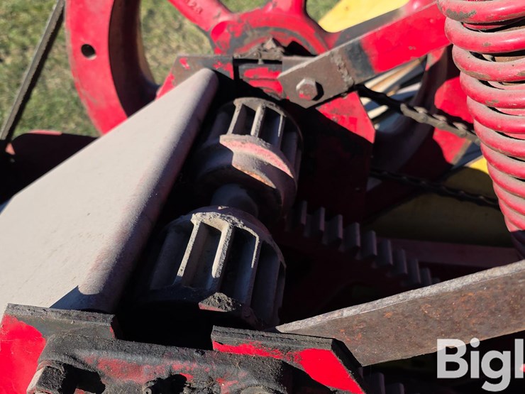 new-holland-77-image-16