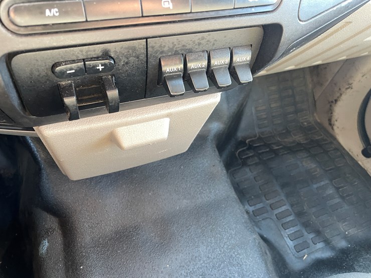 2010-ford-f550-image-55