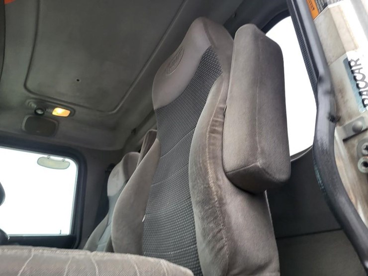 2012-peterbilt-386-image-46