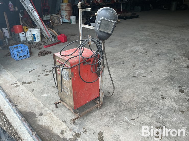 marquette-180-ac-arc-welder-image-1