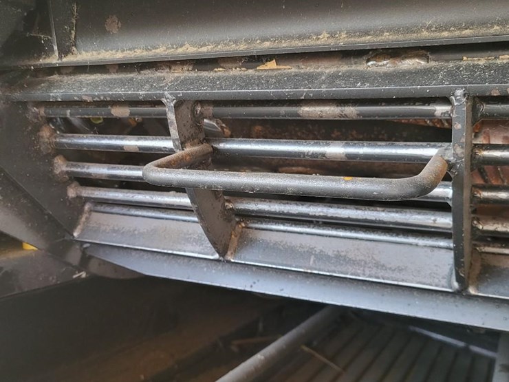 new-holland-cr9040-image-31