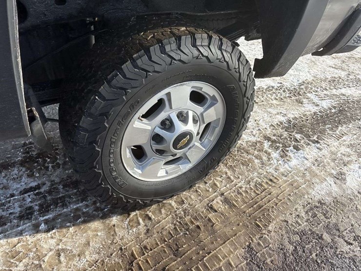 2015-chevrolet-2500-image-9