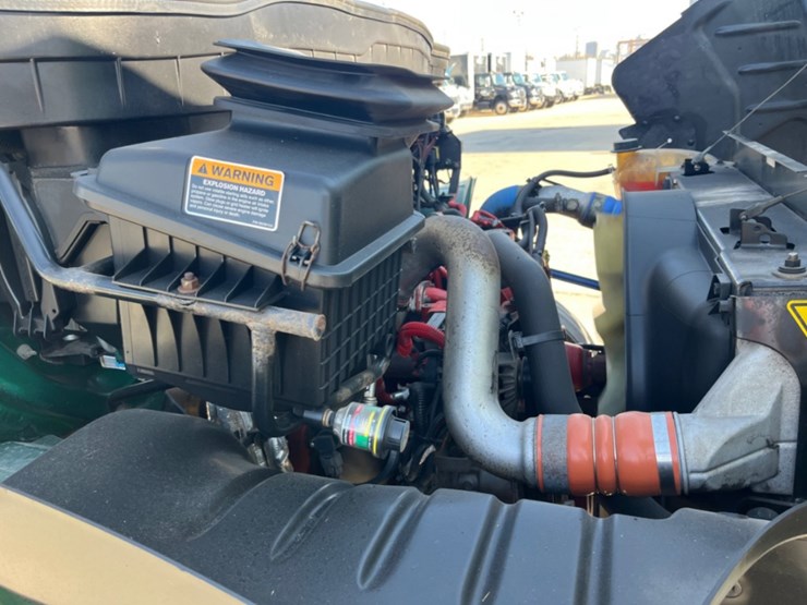 2019-international-durastar-4300-image-10