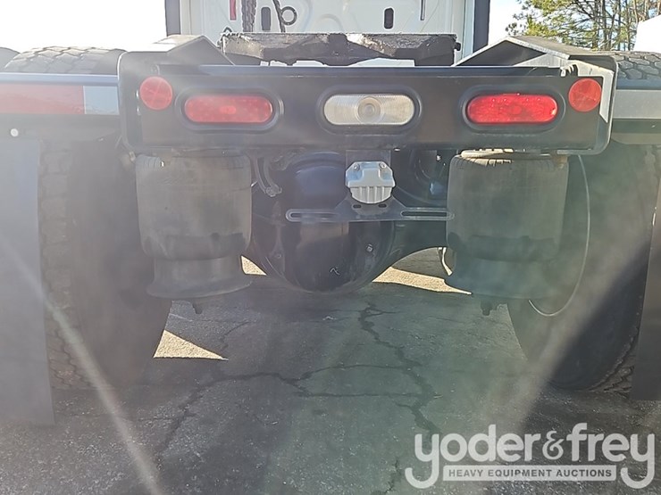 2018-freightliner-cascadia-image-32