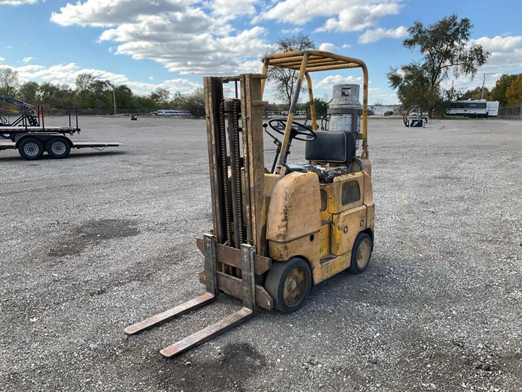 #1351-•-allis-chalmers-forklift-image-1