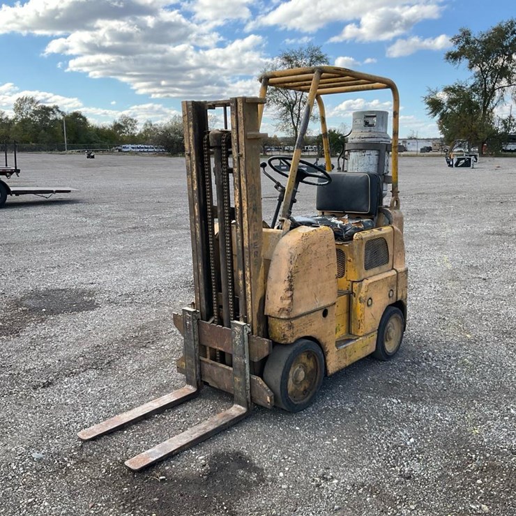 #1351 • Allis Chalmers Forklift