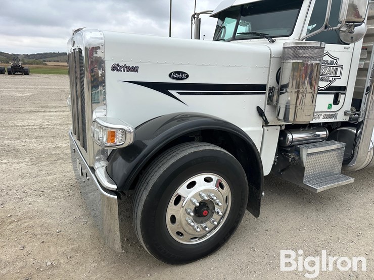 2016-peterbilt-389-image-18