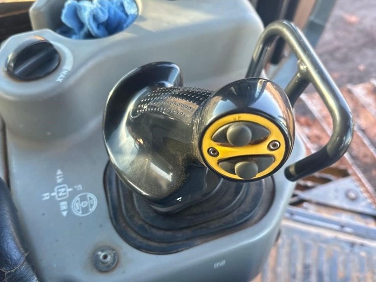 2019-komatsu-d51pxi-24-image-32