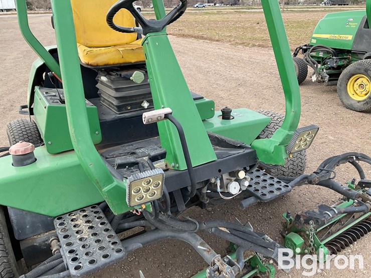john-deere-3235b-image-9