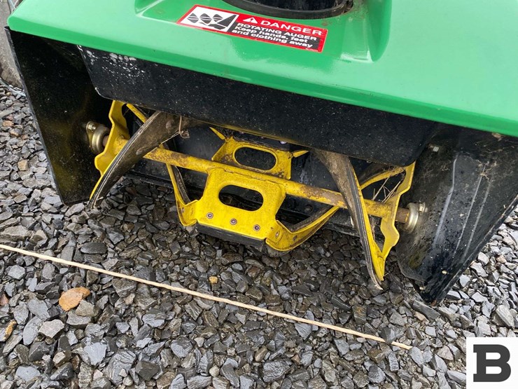 john-deere-trs-21-snow-blower-image-9