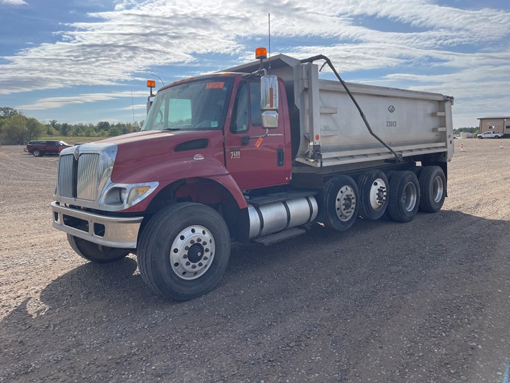 international-7400-image-1