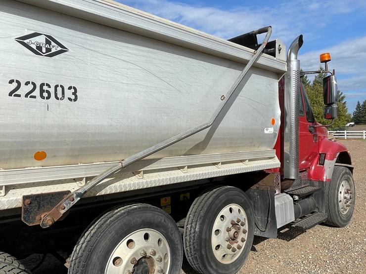 international-7400-image-18