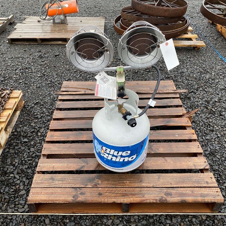 Dyna-Glo TT30000M Propane Heater w/Blue Rhino 15lb Propane Tank