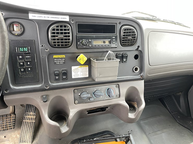 #1119-•-2009-freightliner-digger-derrick-(has-mn-title)-image-72