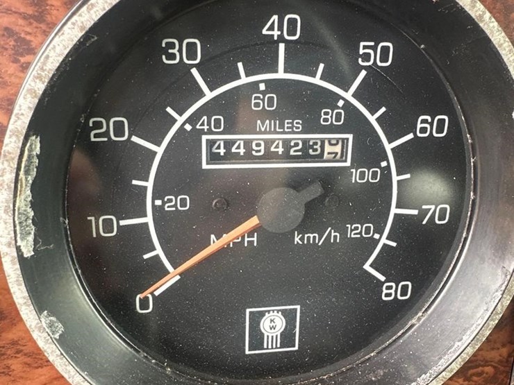 1999-kenworth-t800-image-23