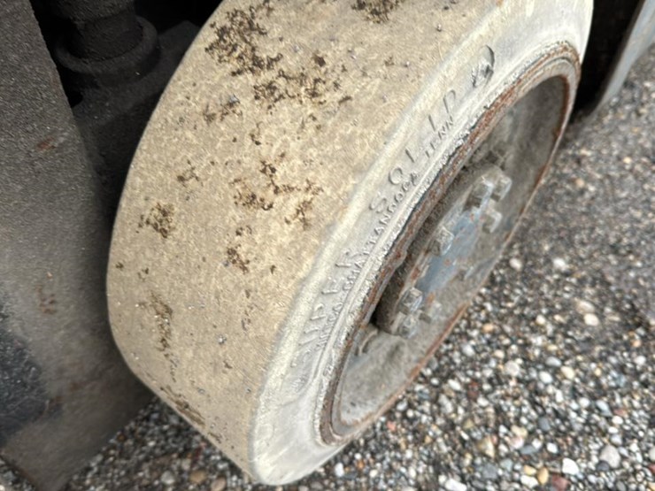 #1360-•-kalmar-dc-25-forklift*-image-17