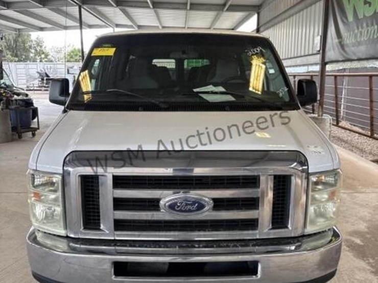 2009-ford-e350-image-3