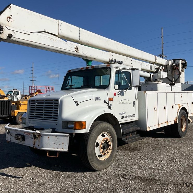 2001 INTERNATIONAL 4900