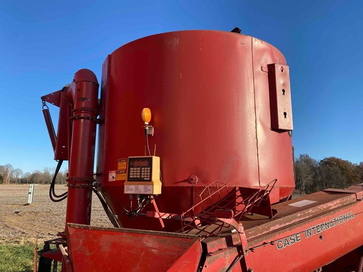 case-ih-1350-image-6