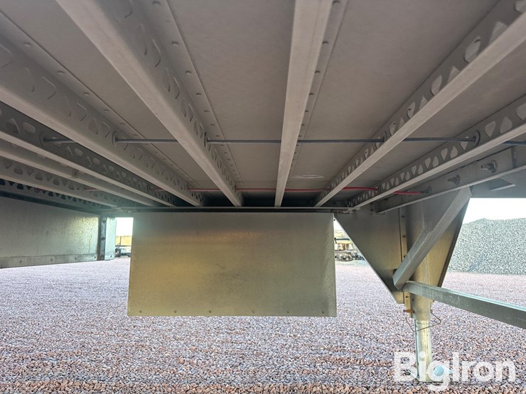 2019-eby-livestock-trailer-image-13