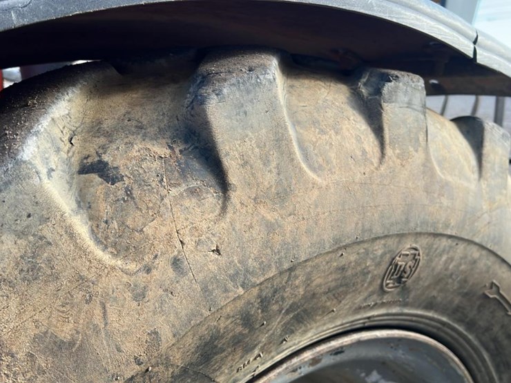 2005-lull-644e-42-image-61