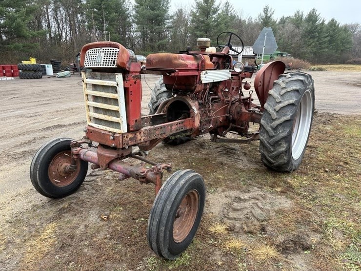 international-tractor-w/out-engine-image-1