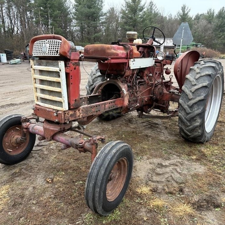 International Tractor w/out Engine