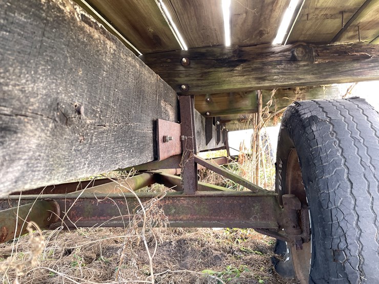 #210-•-16'-hay-rack-on-running-gear-(boyceville,-wi)-image-33