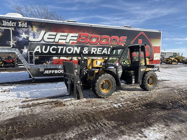 2019-caterpillar-255-image-1