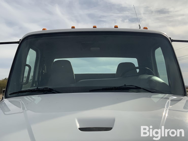 freightliner-m2-106-image-16