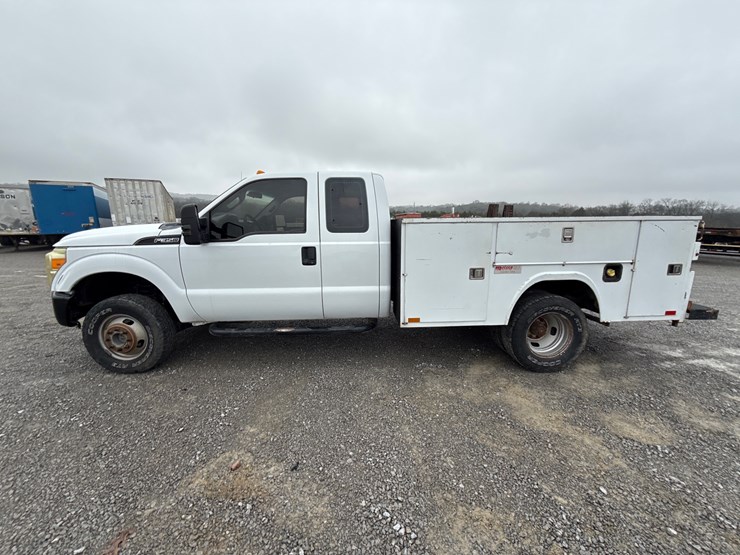 ford-f350-xl-image-8