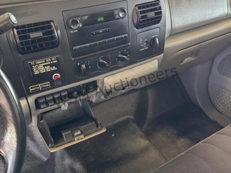 2006-ford-f450-image-27