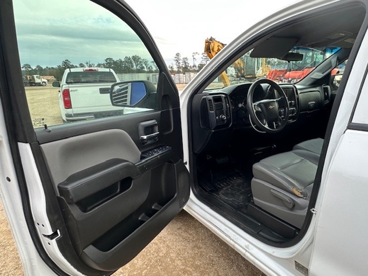 2016-chevrolet-2500-image-33