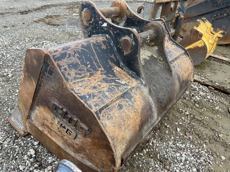 cws-56"-muck-bucket-image-3