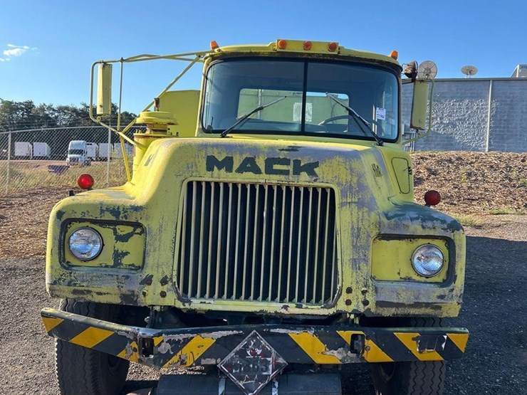 1981-caterpillar-3208-image-5