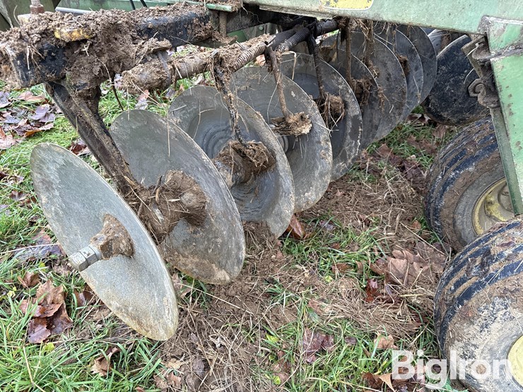 john-deere-230-image-13