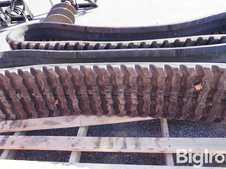 bobcat-t870-image-10