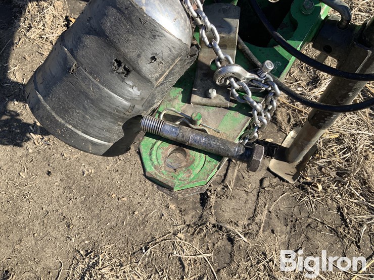 john-deere-566-image-10