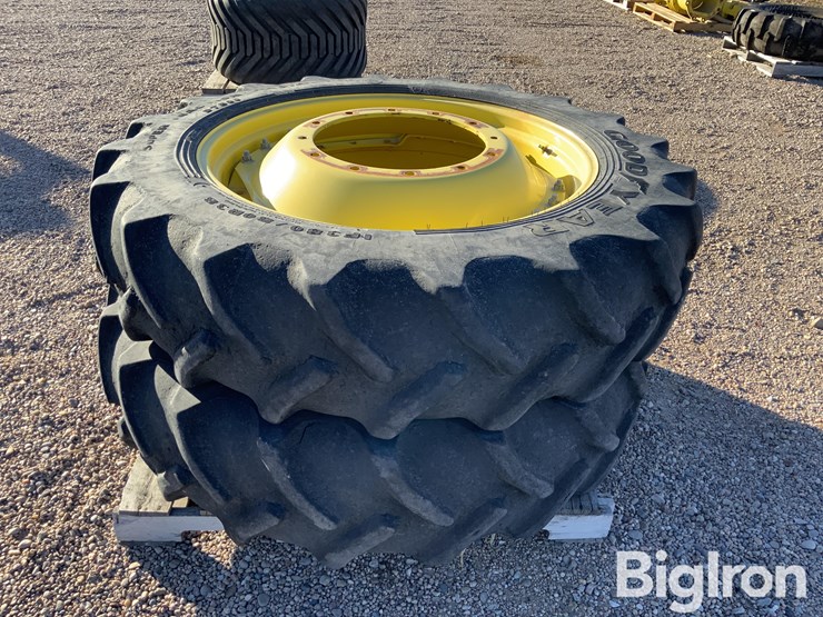 john-deere-8370r-image-4