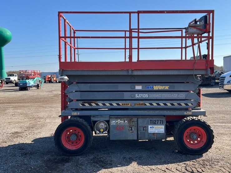 skyjack-sj7135rt-image-6