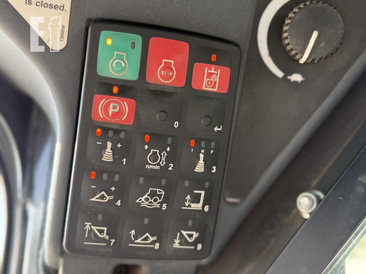 2017-deere-331g-image-35