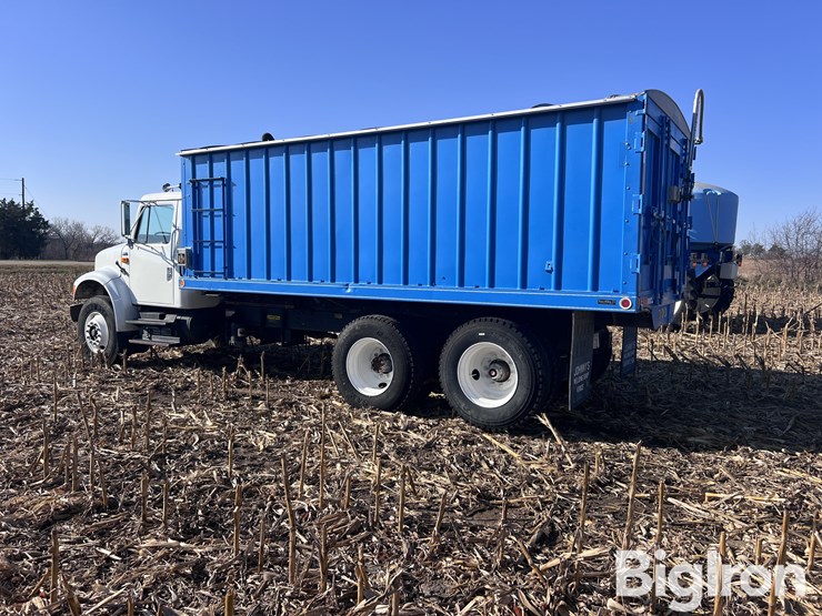 international-4900-image-7