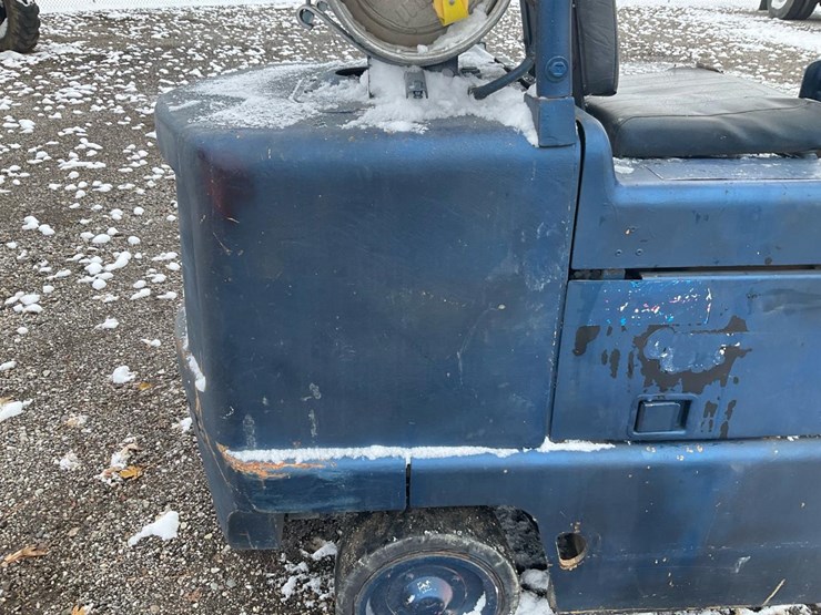 #1354-•-caterpillar-t80b-forklift-image-33