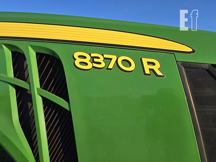 john-deere-8370r-image-2