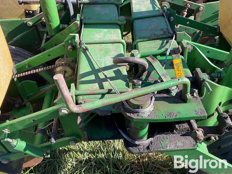 john-deere-7000-image-10